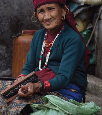 NEPAL - Sra etnia_Mesa de trabajo 1